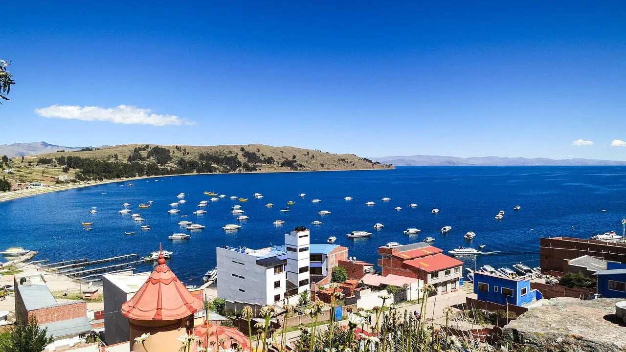 bolivian city at the ocean