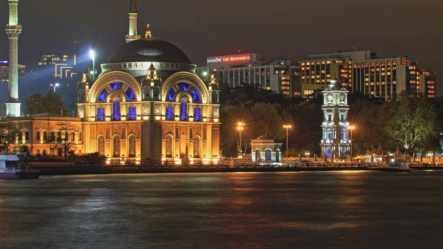 mosquee in dark city as travel target for eSims